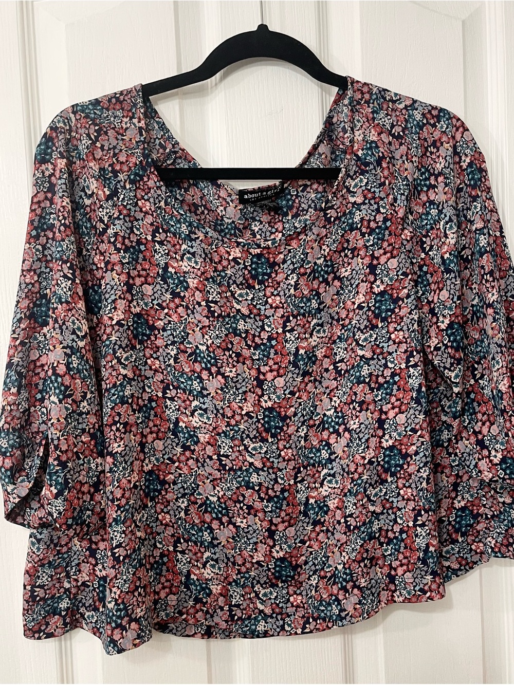 About A Girl Pink and Navy Floral Puff-Sleeve Blouse